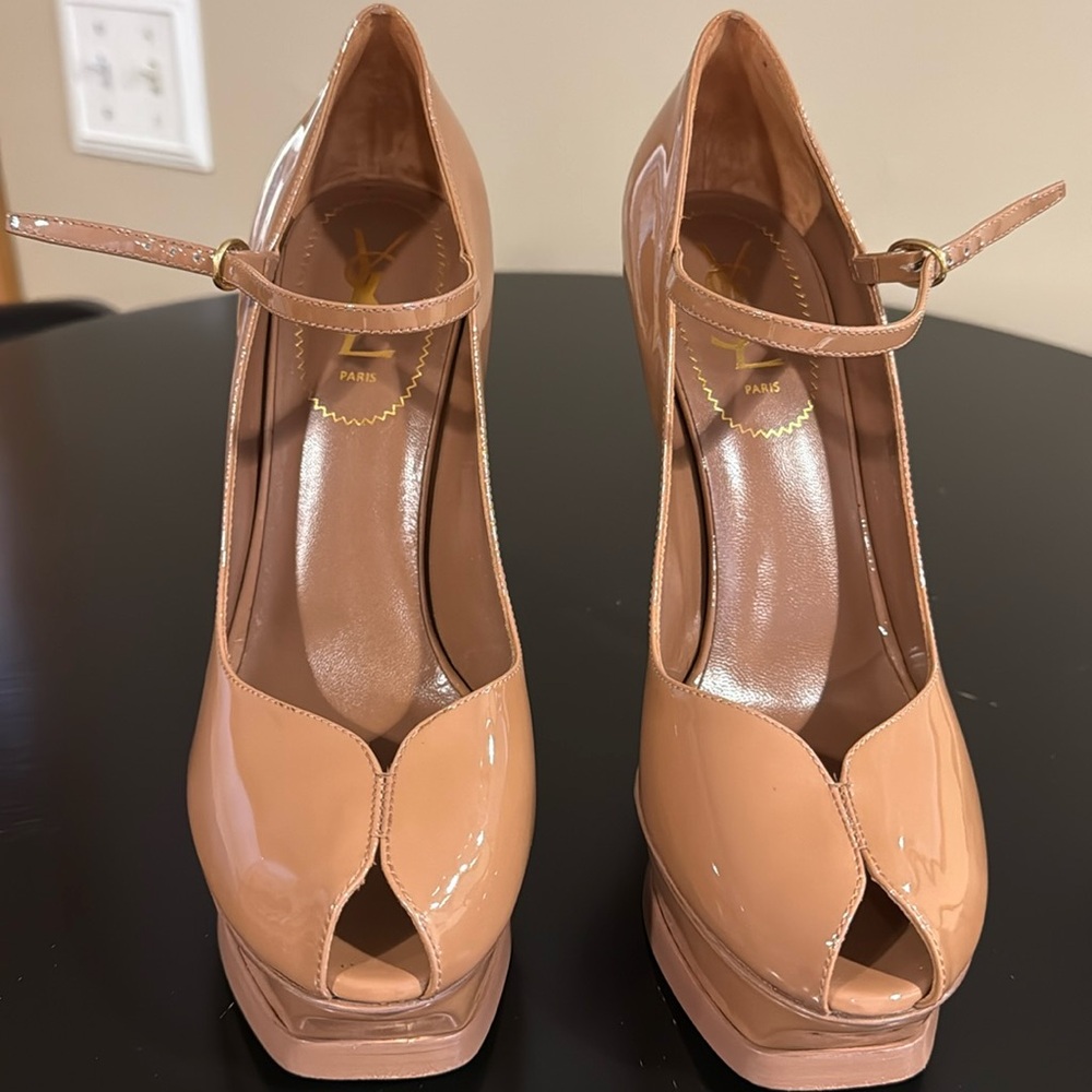 Yves Saint Laurent Tribute 105 pump size 41